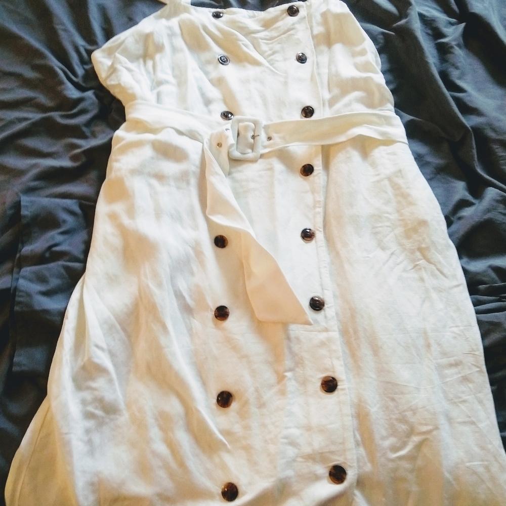 Classic white linen dress - Picture 2 of 4